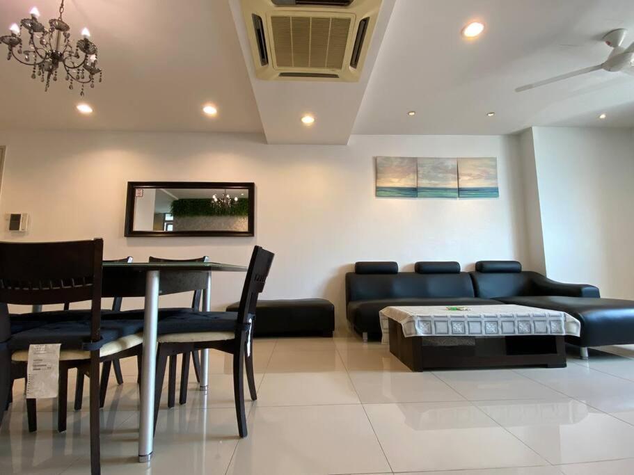 Spacious 3R,2R,Studio 5Min Walk To Time Square,Lalaport, Pool,Gym,Wifi Apartment Kuala Lumpur Exterior photo