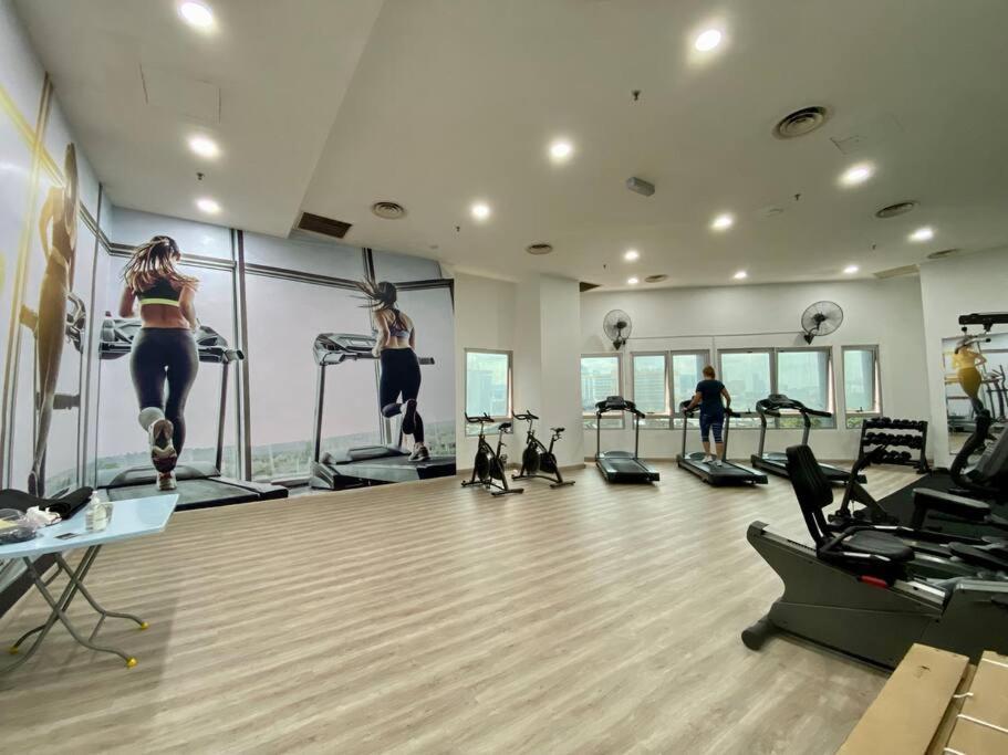 Spacious 3R,2R,Studio 5Min Walk To Time Square,Lalaport, Pool,Gym,Wifi Apartment Kuala Lumpur Exterior photo