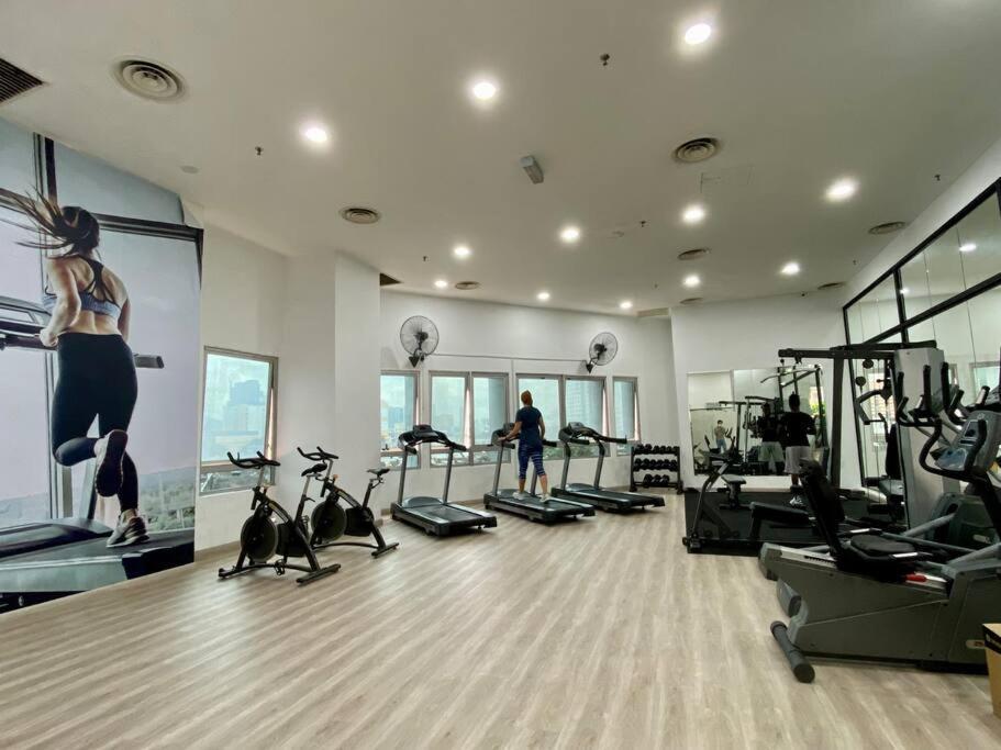 Spacious 3R,2R,Studio 5Min Walk To Time Square,Lalaport, Pool,Gym,Wifi Apartment Kuala Lumpur Exterior photo