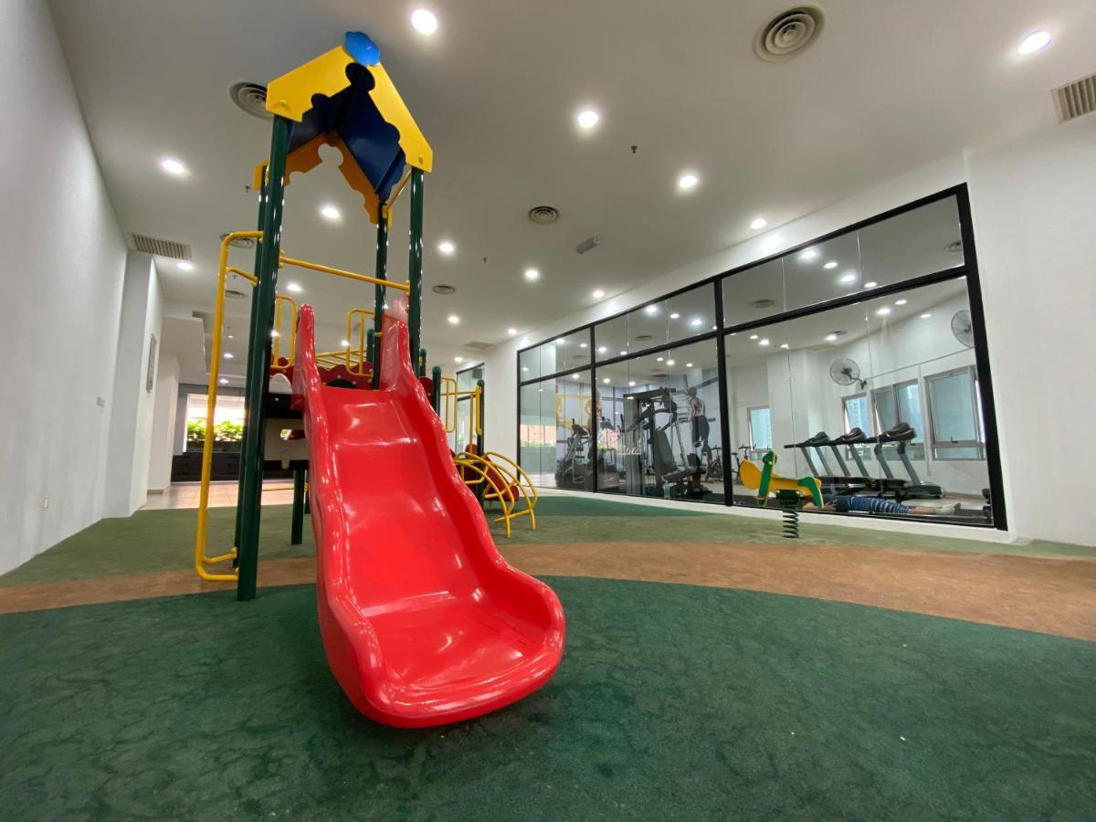 Spacious 3R,2R,Studio 5Min Walk To Time Square,Lalaport, Pool,Gym,Wifi Apartment Kuala Lumpur Exterior photo